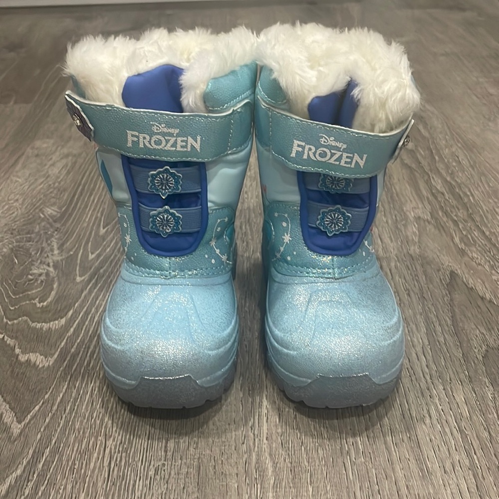 Frozen snow boots- toddler girl size 8